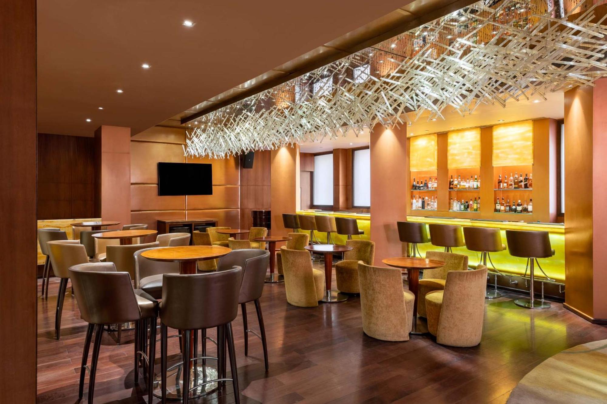 Vivanta Ernakulam, Marine Drive Hotel