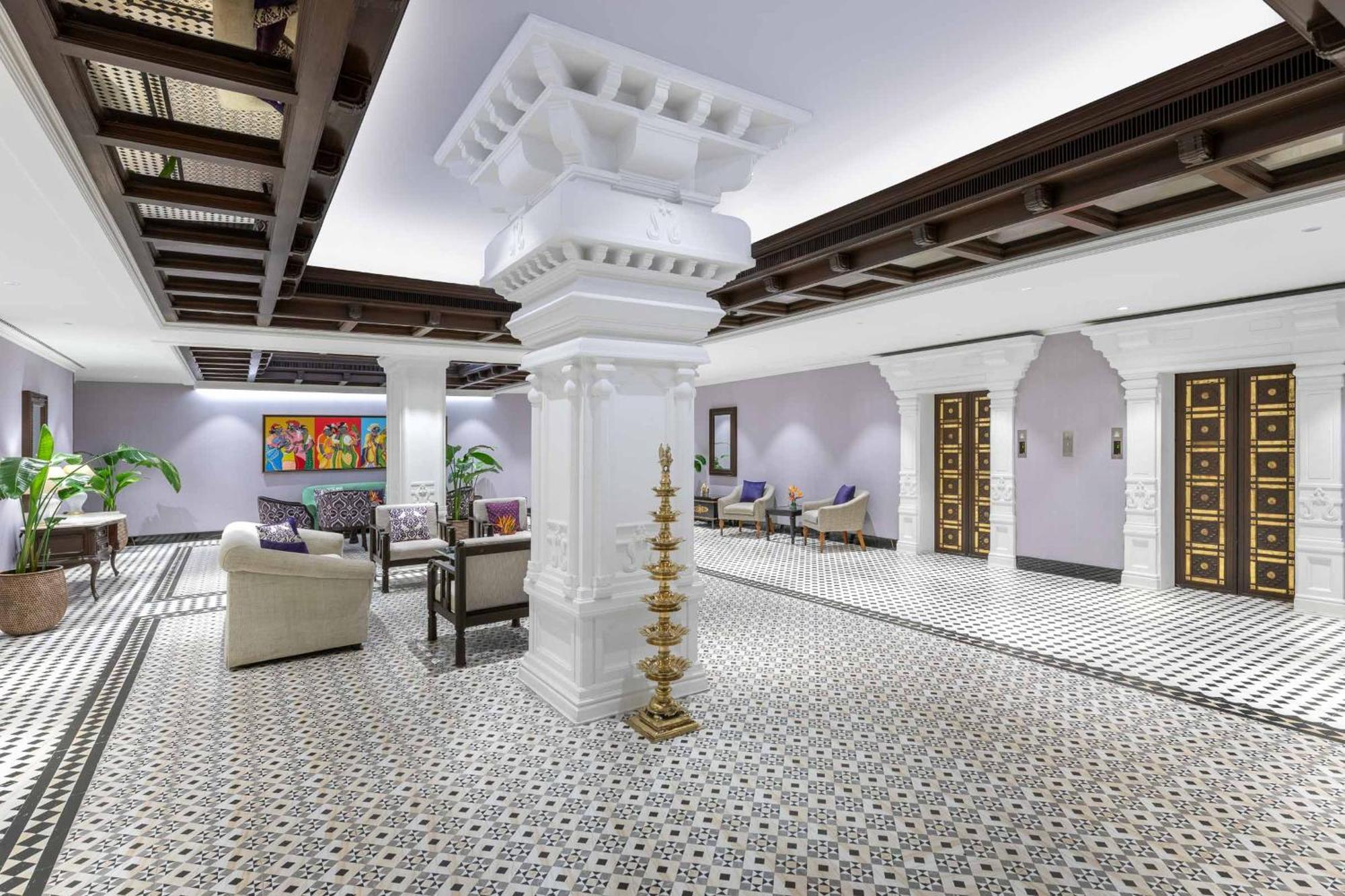 Hotel Vivanta Ernakulam, Marine Drive 5*