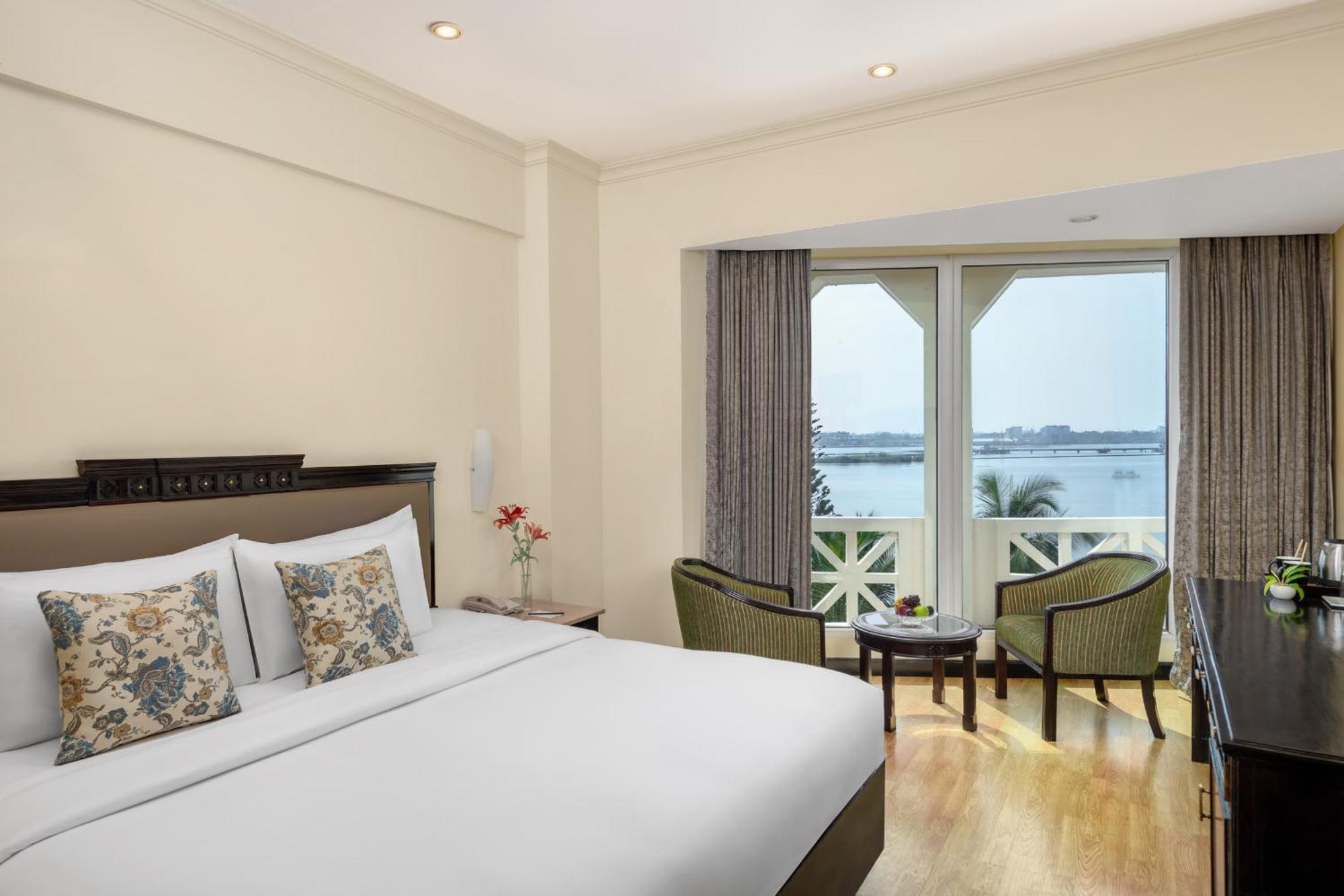 Hotel Vivanta Ernakulam, Marine Drive 5*